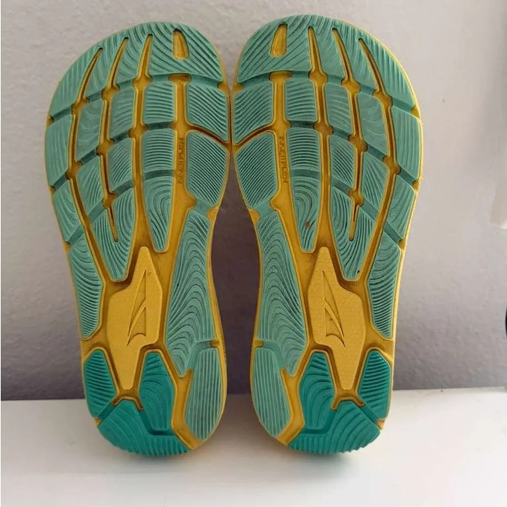 Altra Paradigm 6 Men's Shoes in White and Yellow - Picture 7 of 8